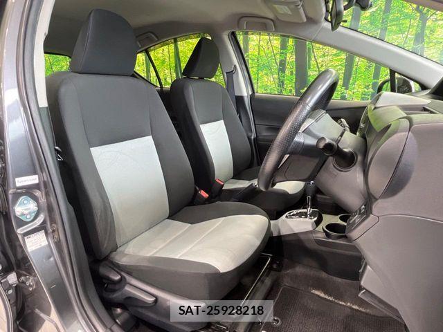 Toyota AQUA 2014-01 6988706-7