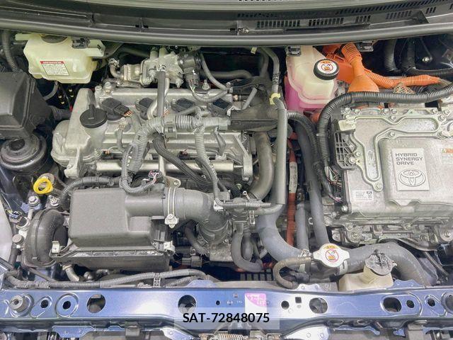 Toyota AQUA 2019-05 6988616-17