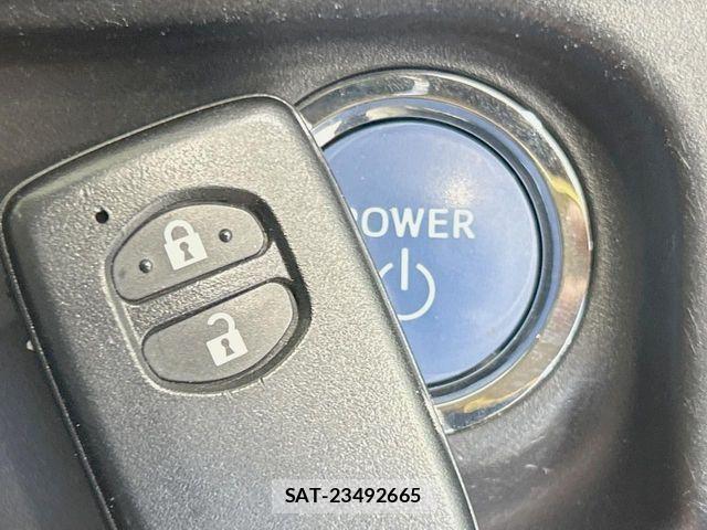 Toyota AQUA 2013-10 6988811-4