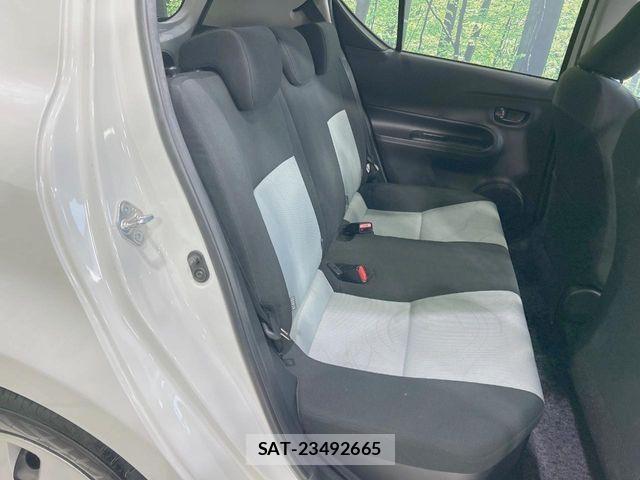 Toyota AQUA 2013-10 6988811-8