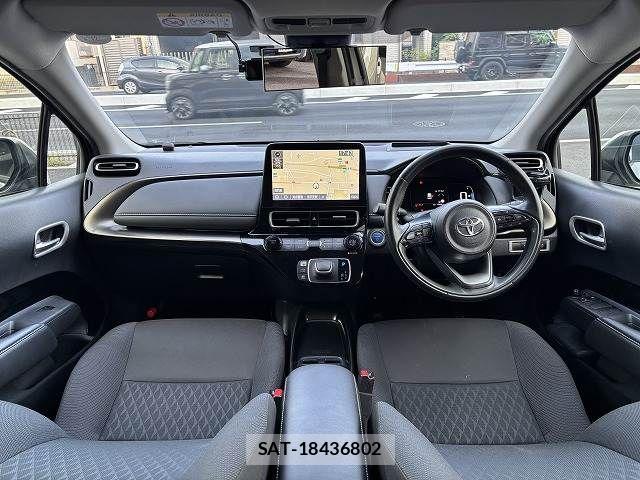 Toyota AQUA 2021-12 6988474-1