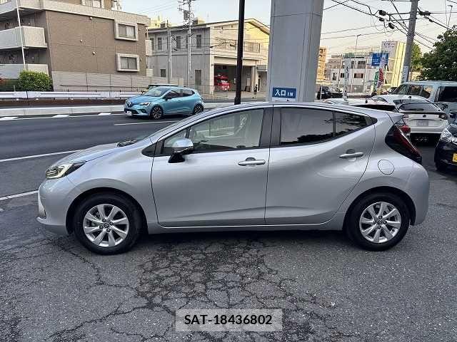 Toyota AQUA 2021-12 6988474-23