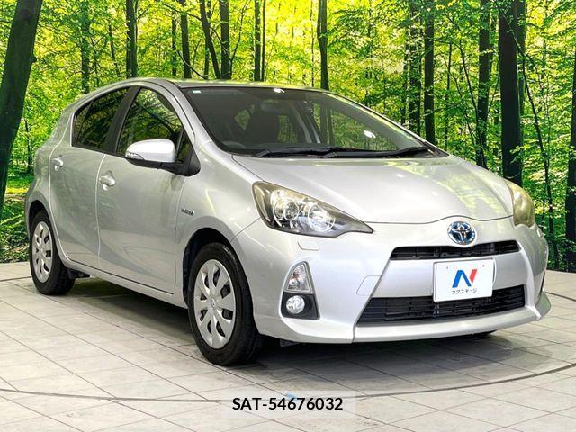 Toyota AQUA 2013-07 6988812-14