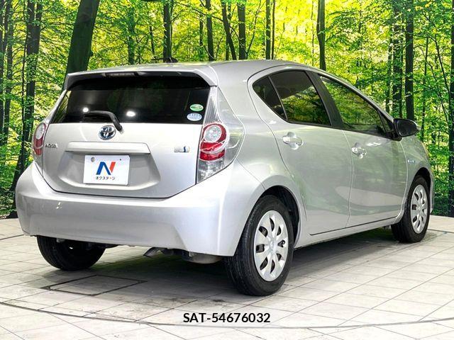 Toyota AQUA 2013-07 6988812-15