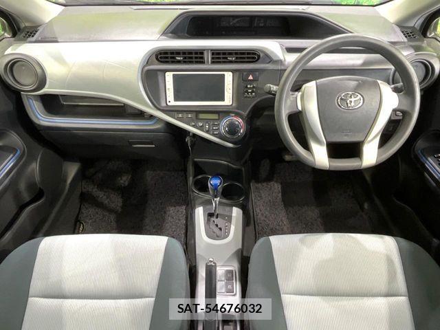 Toyota AQUA 2013-07 6988812-1