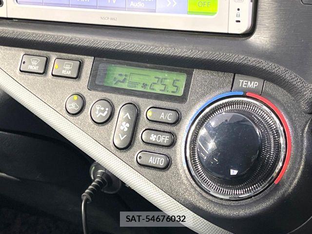 Toyota AQUA 2013-07 6988812-3