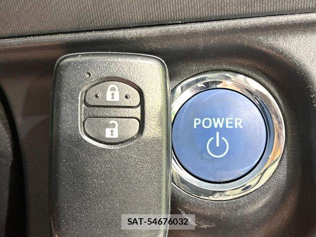Toyota AQUA 2013-07 6988812-5