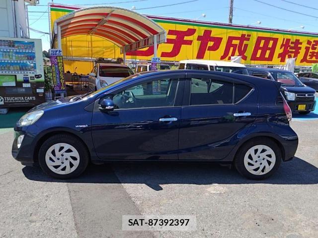 Toyota AQUA 2016-12 6988487-11