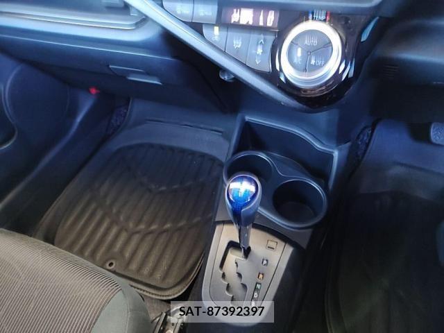 Toyota AQUA 2016-12 6988487-16