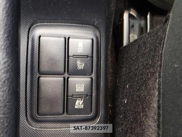Toyota AQUA 2016-12 6988487-17