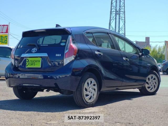 Toyota AQUA 2016-12 6988487-1
