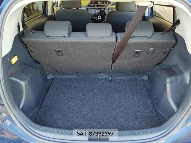 Toyota AQUA 2016-12 6988487-24