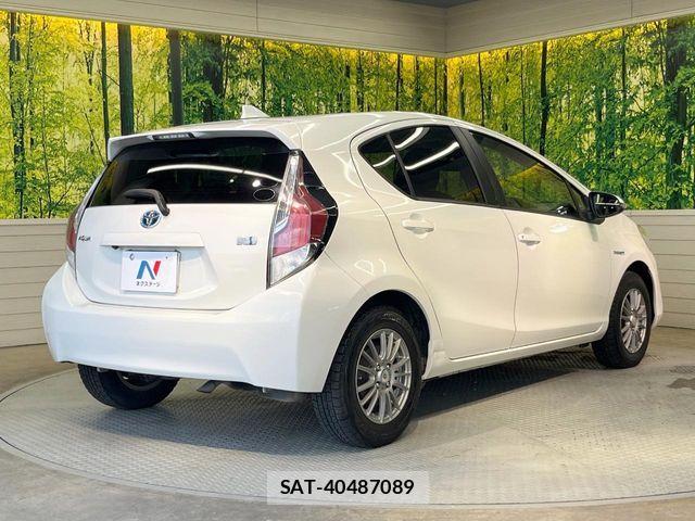 Toyota AQUA 2015-12 6988623-16
