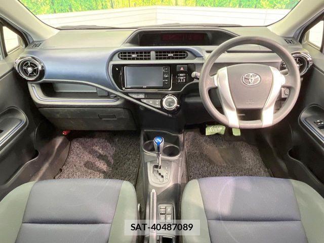 Toyota AQUA 2015-12 6988623-1