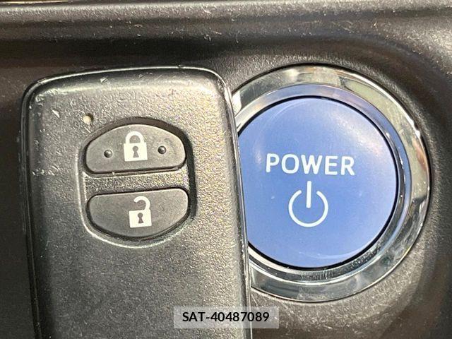 Toyota AQUA 2015-12 6988623-6