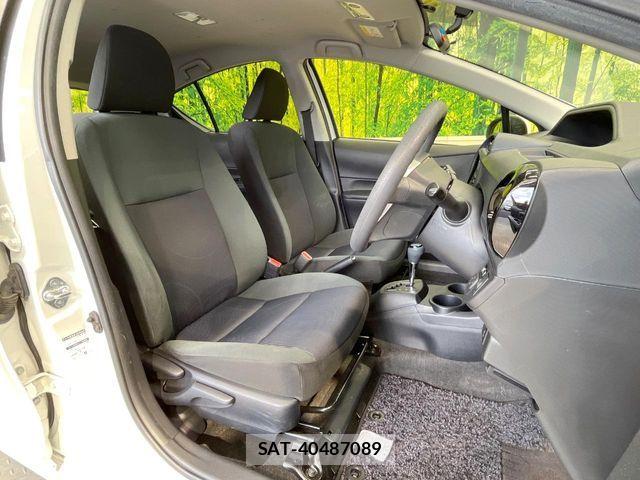 Toyota AQUA 2015-12 6988623-7