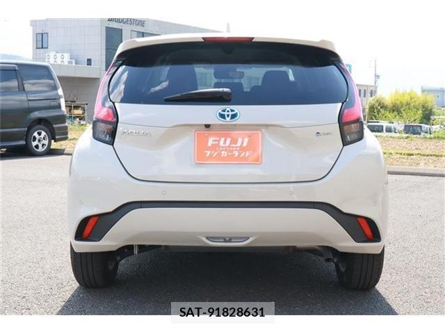 Toyota AQUA 2025-06 6988394-16