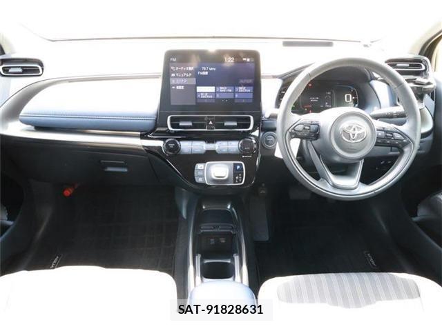 Toyota AQUA 2025-06 6988394-1