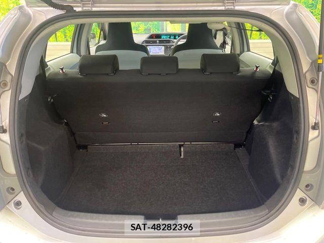 Toyota AQUA 2012-10 6988785-9