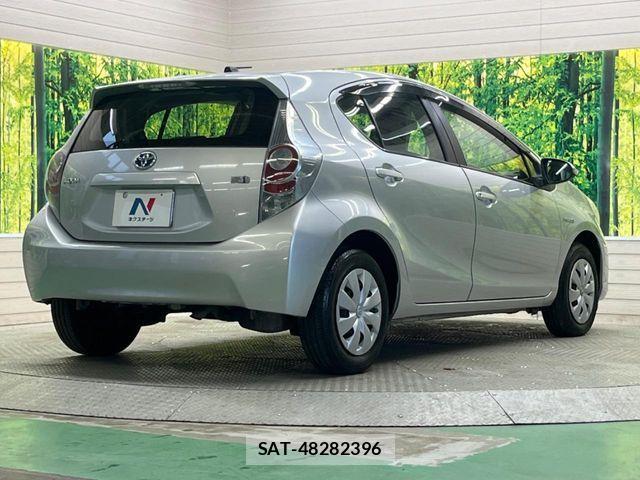 Toyota AQUA 2012-10 6988785-16