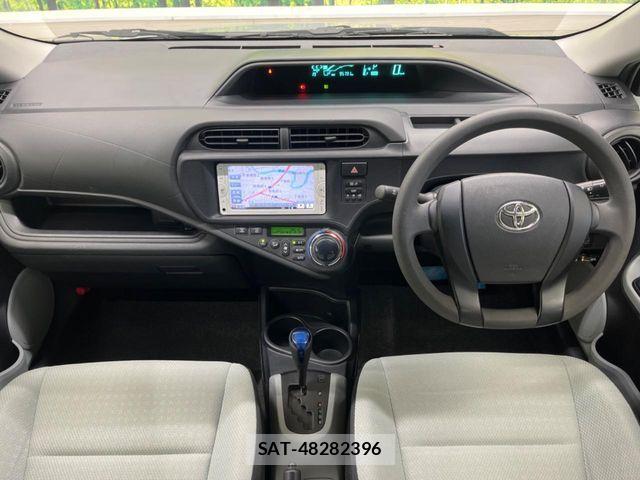 Toyota AQUA 2012-10 6988785-1
