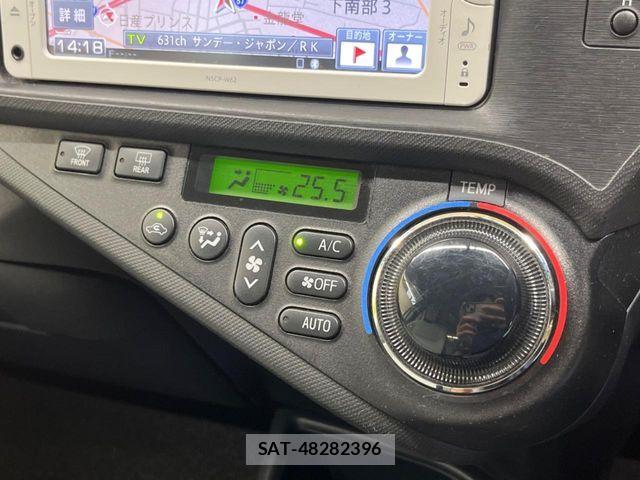 Toyota AQUA 2012-10 6988785-3