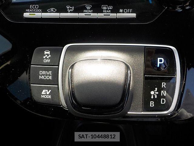 Toyota AQUA 2022-10 6988618-15