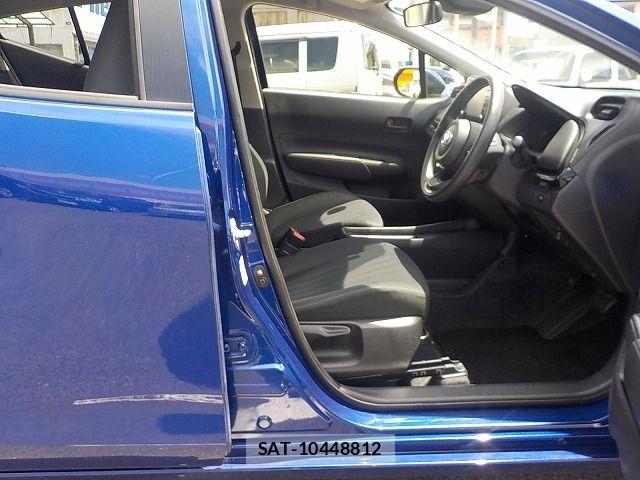 Toyota AQUA 2022-10 6988618-16