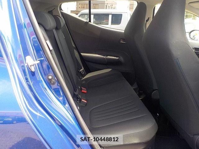 Toyota AQUA 2022-10 6988618-17