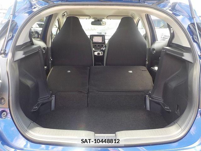Toyota AQUA 2022-10 6988618-19