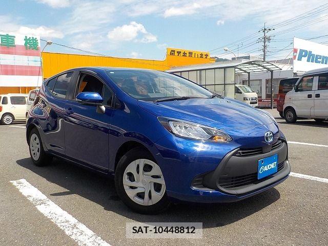 Toyota AQUA 2022-10 6988618-4