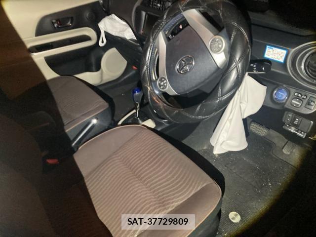 Toyota AQUA 2013-06 7020020-9