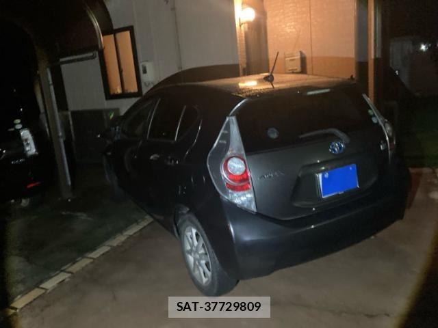 Toyota AQUA 2013-06 7020020-2
