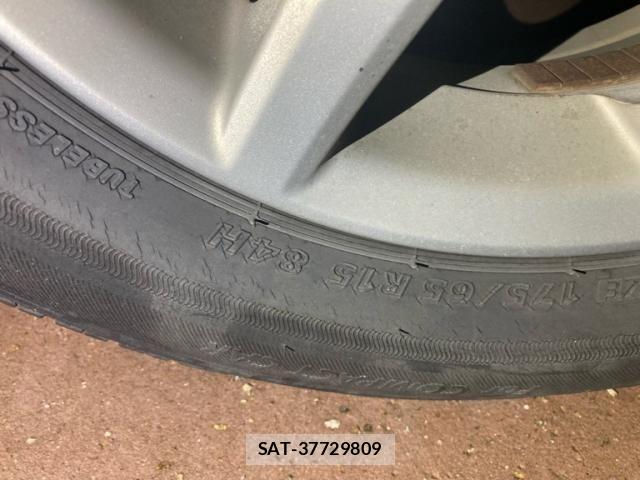 Toyota AQUA 2013-06 7020020-7