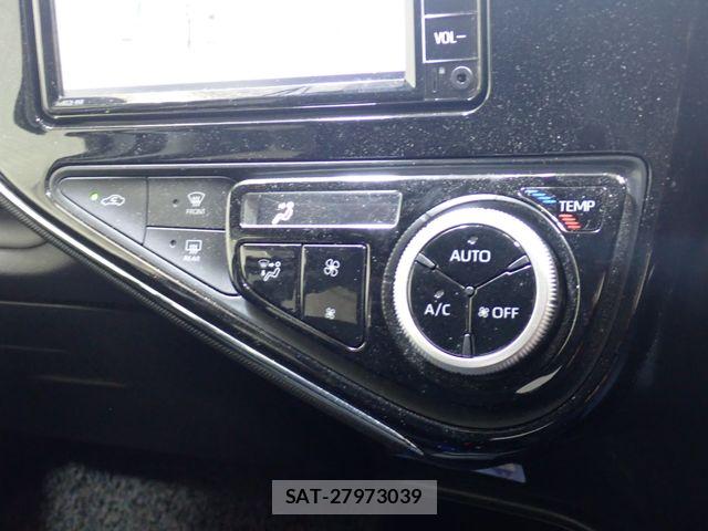 Toyota AQUA 2021-05 7020007-13