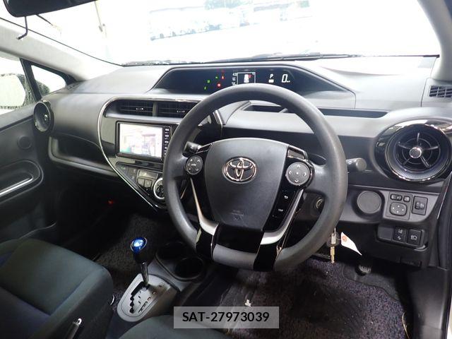 Toyota AQUA 2021-05 7020007-1
