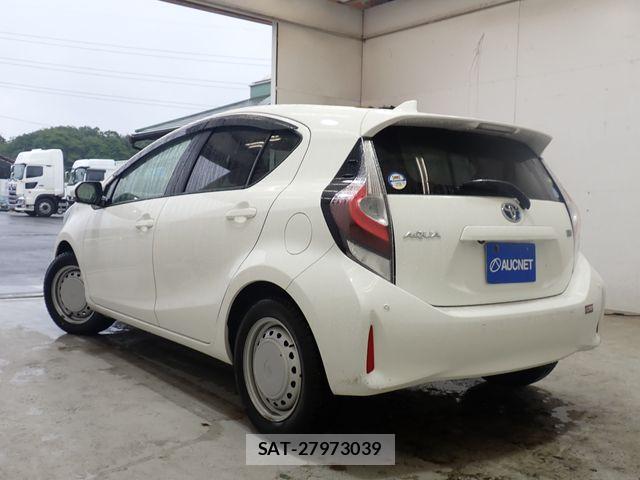 Toyota AQUA 2021-05 7020007-2