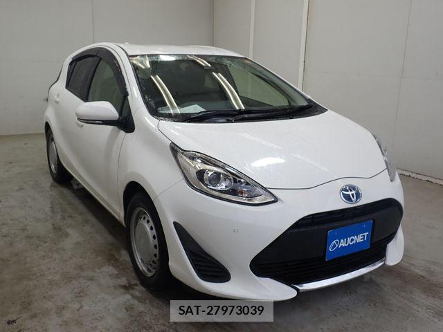 Toyota AQUA 2021-05 7020007-3