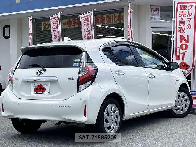 Toyota AQUA 2019-05 7020009-2