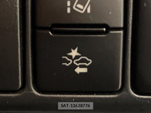 Toyota AQUA 2019-03 7020010-4