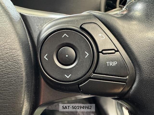 Toyota AQUA 2018-03 7057411-13