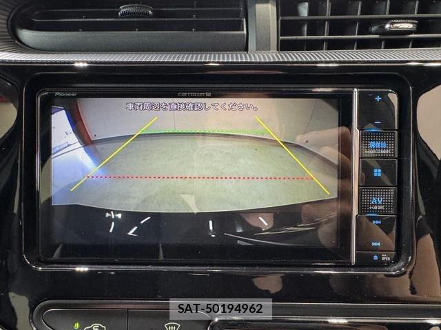 Toyota AQUA 2018-03 7057411-16