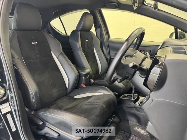 Toyota AQUA 2018-03 7057411-8