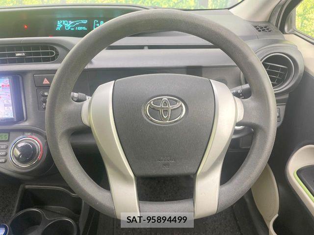 Toyota AQUA 2013-09 7057451-10