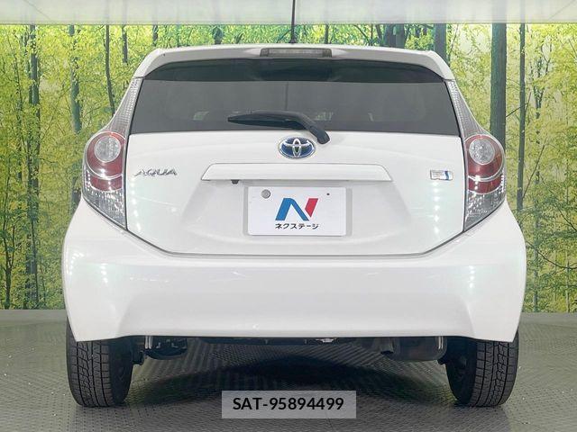 Toyota AQUA 2013-09 7057451-14