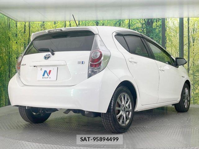Toyota AQUA 2013-09 7057451-16
