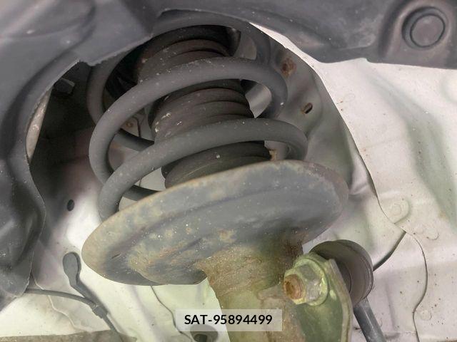 Toyota AQUA 2013-09 7057451-19