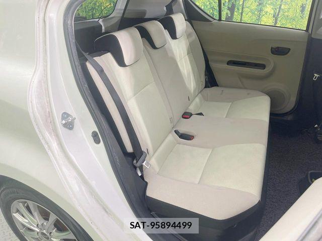 Toyota AQUA 2013-09 7057451-8