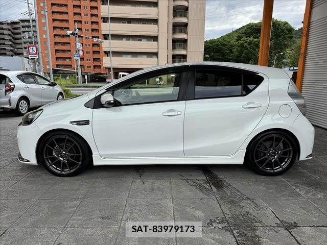 Toyota AQUA 2014-04 7057425-11
