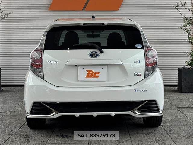 Toyota AQUA 2014-04 7057425-13